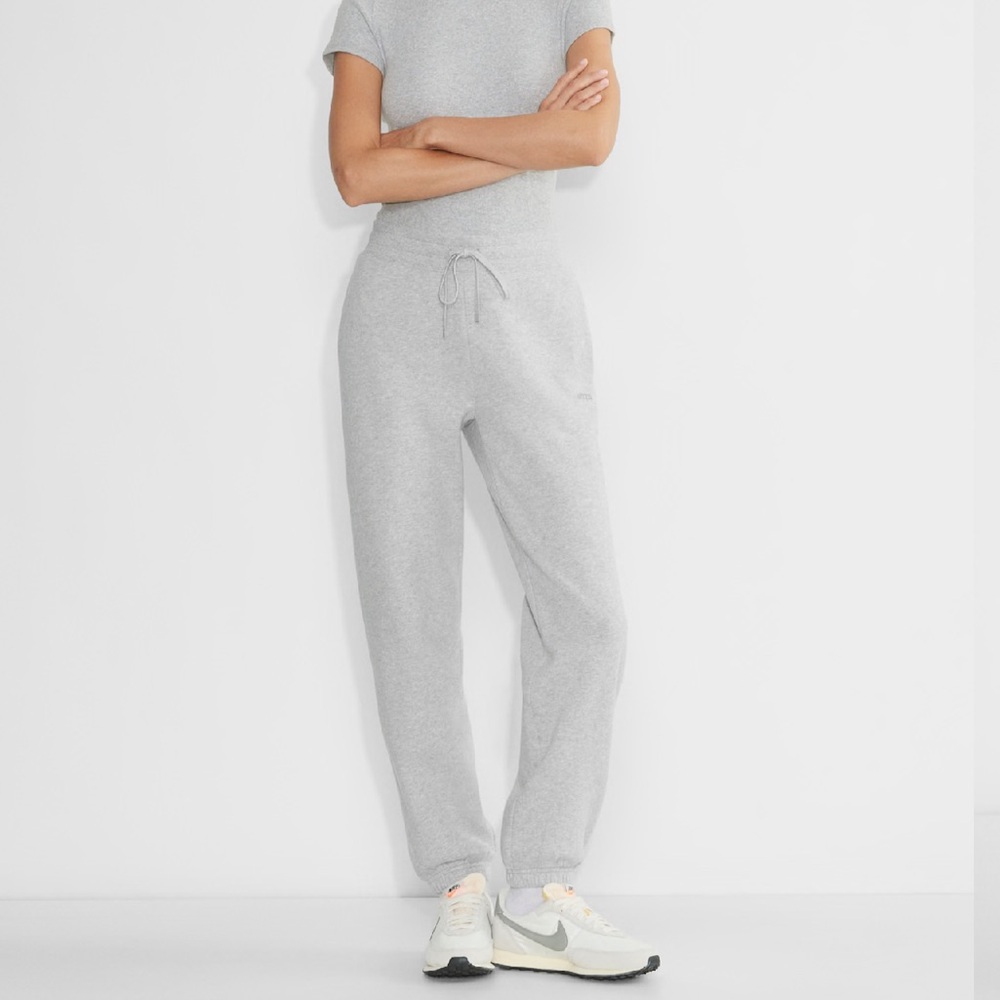 NWT - Aritzia Perfect Banded Sweatpants